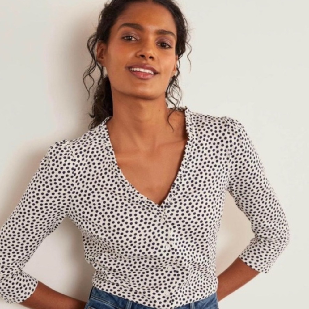 Boden Jersey Button down top with dot print.
